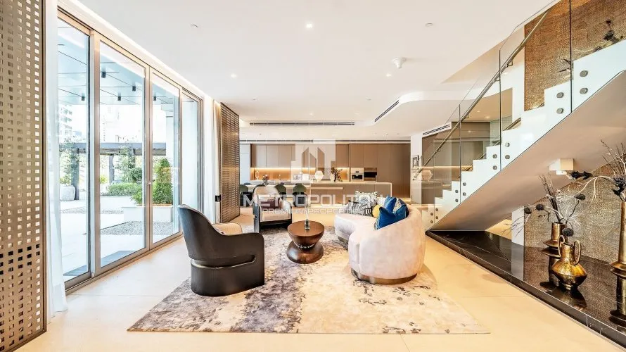 5 bedrooms villa for sale , Dubai Marina, Dubai, UAE No. 1644 № 3