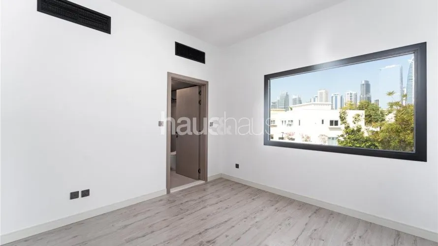 6 bedrooms villa for sale, Meadows, Dubai, UAE No. 855 № 12