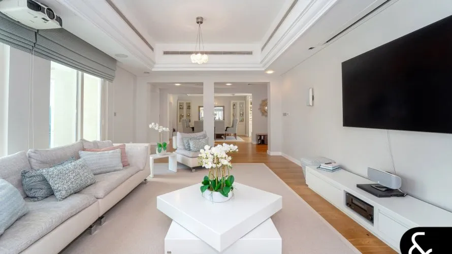 6 bedrooms villa for sale , Victory Heights, Dubai Sports City, Dubai, UAE No. 2296 № 1