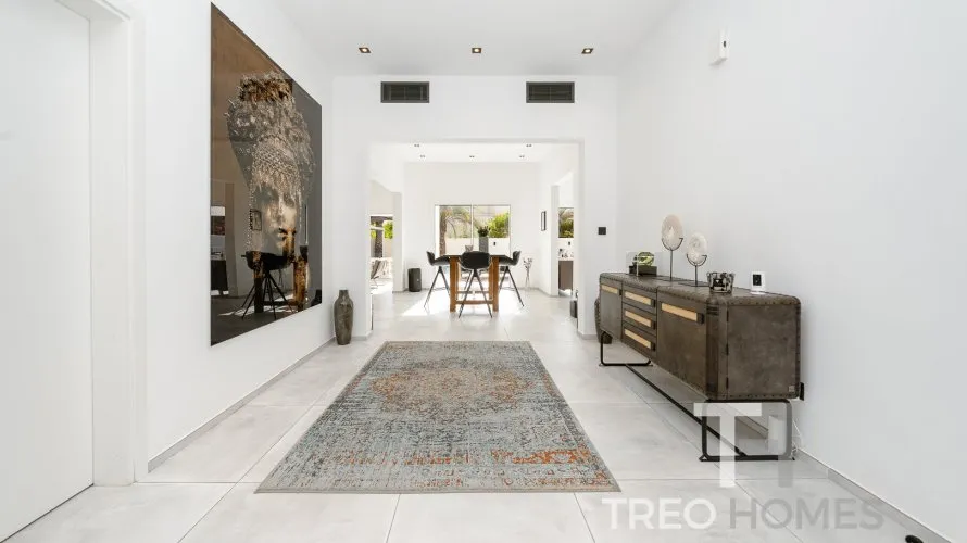 4 bedrooms villa for sale , Meadows, Dubai, UAE No. 549 № 1