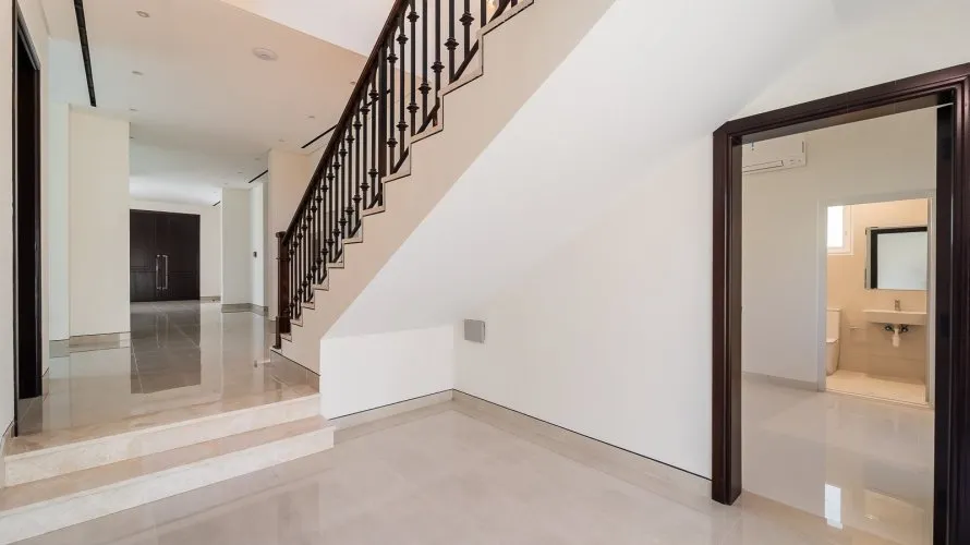 6 bedrooms villa for sale , Dubai, UAE No. 2547 № 11