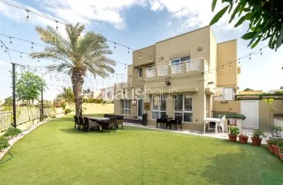 6 bedrooms villa for sale , Meadows, Dubai, UAE No. 898