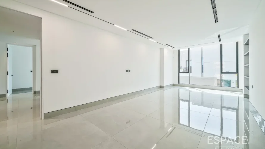5 bedrooms warehouse for sale , Jumeirah Park, Dubai, UAE No. 1288 № 11