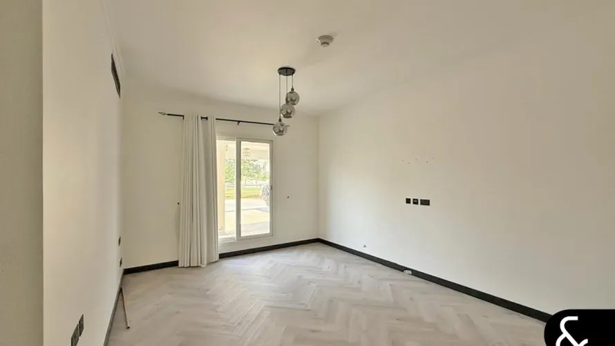 6 bedrooms villa for sale , Dubai Land, Dubai, UAE No. 1983 № 10