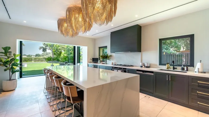 6 bedrooms villa for sale , Dubai, UAE No. 2214 № 8