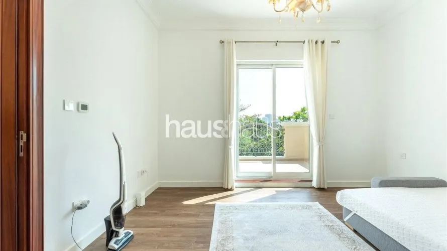 5 bedrooms villa for sale , Dubai Sports City, Dubai, UAE No. 888 № 24