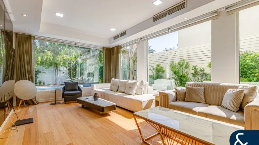 5 bedrooms villa for sale , Meadows, Dubai, UAE No. 1710