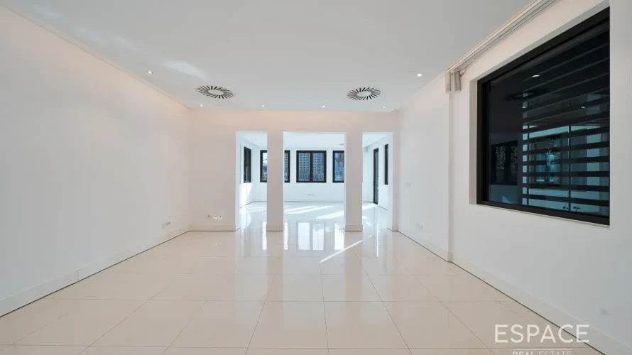 6 bedrooms villa for sale , Palm Jumeirah, Dubai, UAE No. 1800 № 2