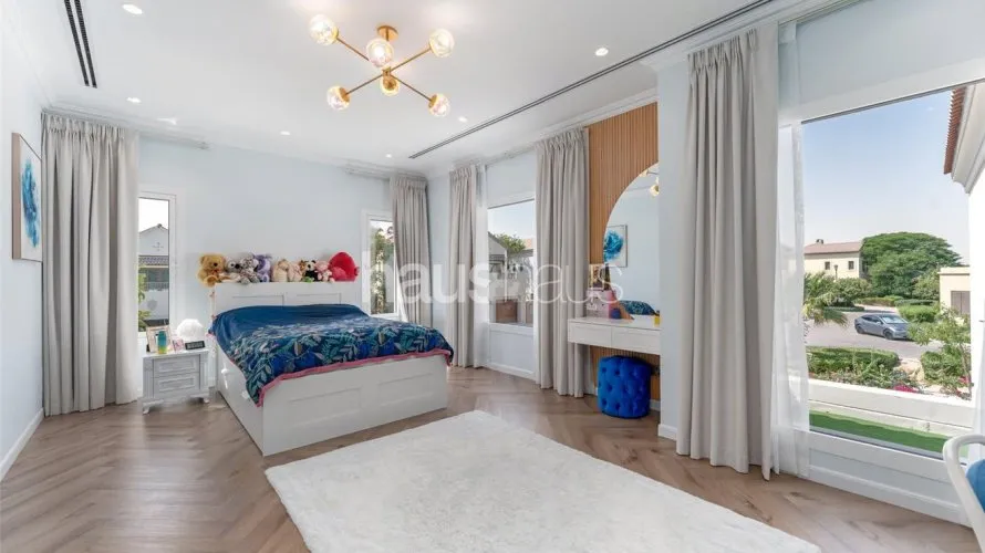 5 bedrooms villa for sale , Jumeirah Golf Estates, Dubai, UAE No. 946 № 13