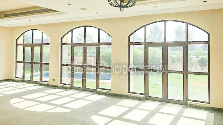 6 bedrooms villa for sale , Dubai, UAE No. 345 № 1