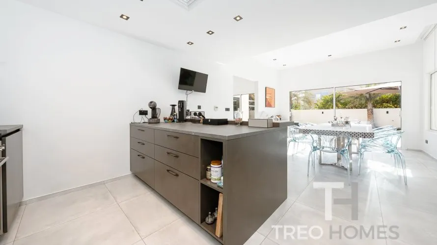 4 bedrooms villa for sale , Meadows, Dubai, UAE No. 549 № 10