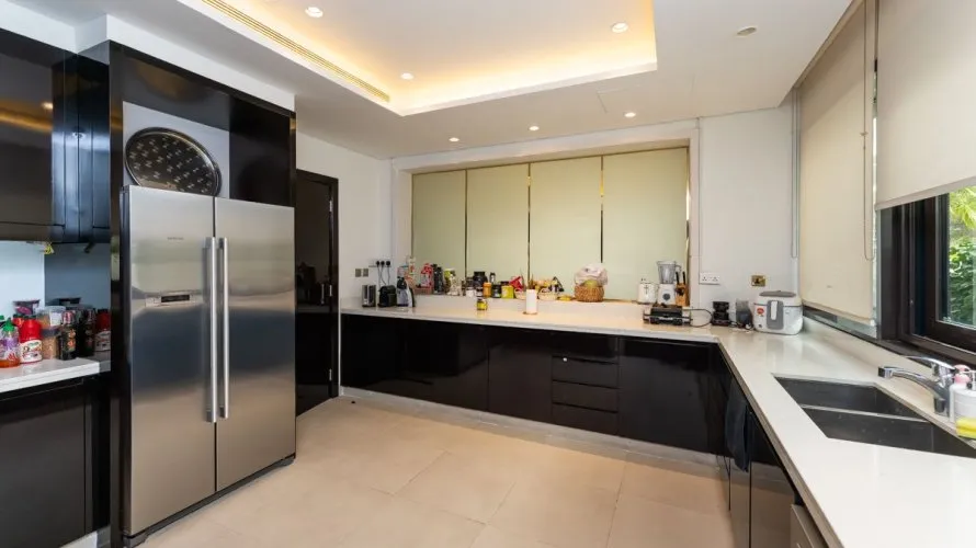 6 bedrooms villa for sale , Dubai, UAE No. 313 № 20
