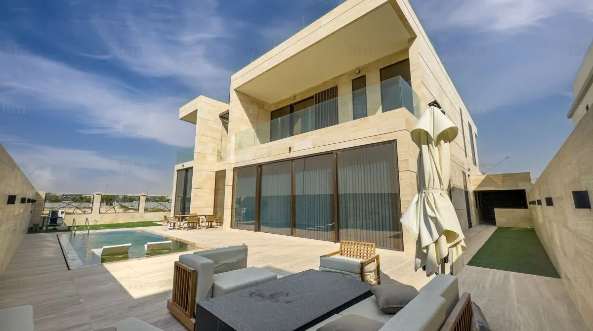 6 bedrooms villa for sale, Dubai, UAE No. 2919
