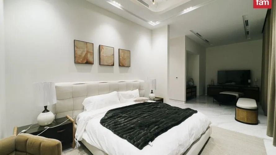 7 bedrooms villa for sale, Dubai, UAE No. 3099 № 3