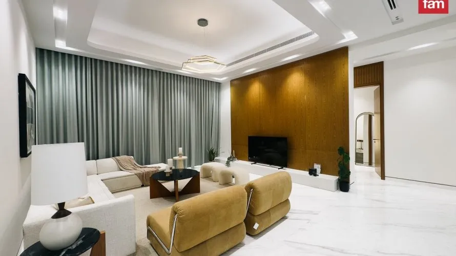 7 bedrooms villa for sale, Dubai, UAE No. 3099 № 1