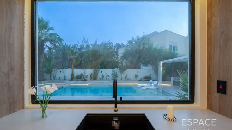 5 bedrooms villa for sale, Meadows, Dubai, UAE No. 3665 № 1