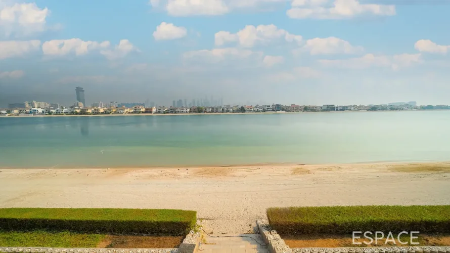9 bedrooms villa for sale, Palm Jumeirah, Dubai, UAE No. 3675 № 16