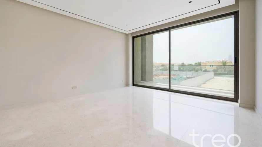 6 bedrooms villa for sale, Jumeirah Park, Dubai, UAE No. 3440 № 1