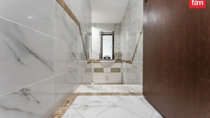 5 bedrooms villa for sale, Dubai, UAE No. 3258 № 1