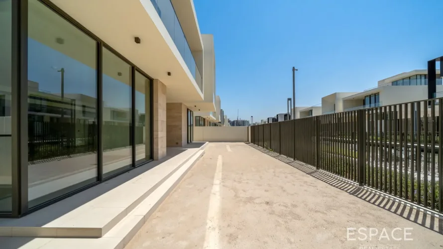 5 bedrooms villa for sale, Dubai Hills Estate, Dubai, UAE No. 3673 № 1
