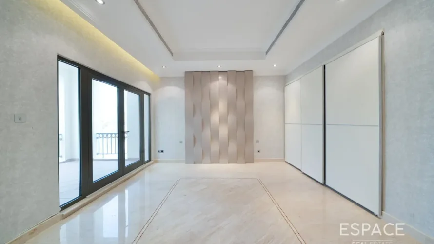 9 bedrooms villa for sale, Palm Jumeirah, Dubai, UAE No. 3675 № 5