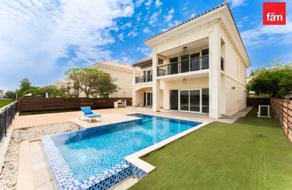 5 bedrooms villa for sale, Dubai, UAE No. 3257