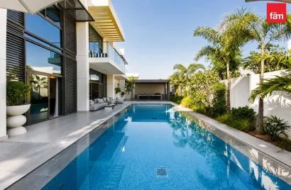 5 bedrooms villa for sale, Dubai, UAE No. 3815