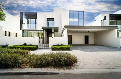 5 bedrooms villa for sale, Dubai, UAE No. 3797