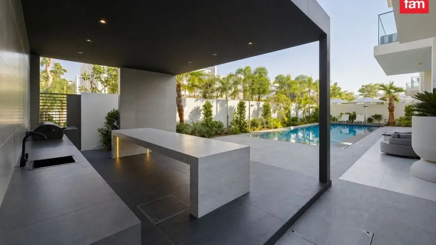5 bedrooms villa for sale, Dubai, UAE No. 3815