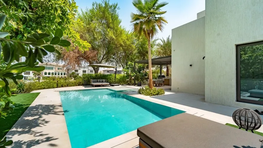 5 bedrooms villa for sale, Jumeirah Islands, Dubai, UAE No. 4476