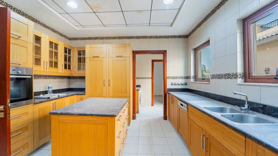 5 bedrooms villa for sale, Dubai, UAE No. 4479 № 16