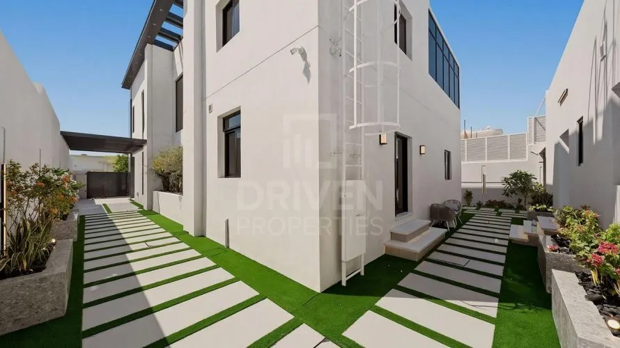 6 bedrooms villa for sale, Jumeirah 3, Jumeirah, Dubai, UAE No. 4799 № 1