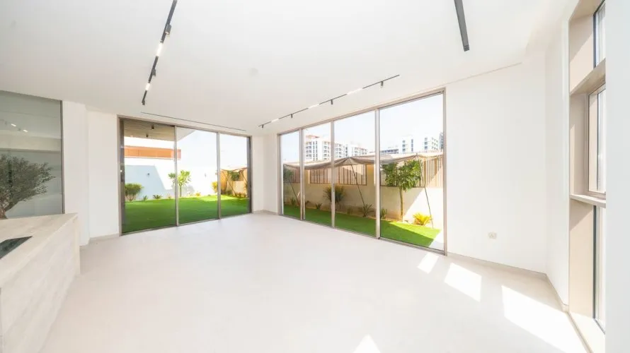 6 bedrooms villa for sale, Dubai, UAE No. 4711 № 2