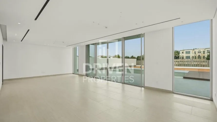 5 bedrooms villa for sale, Jumeirah Park, Dubai, UAE No. 4636 № 2