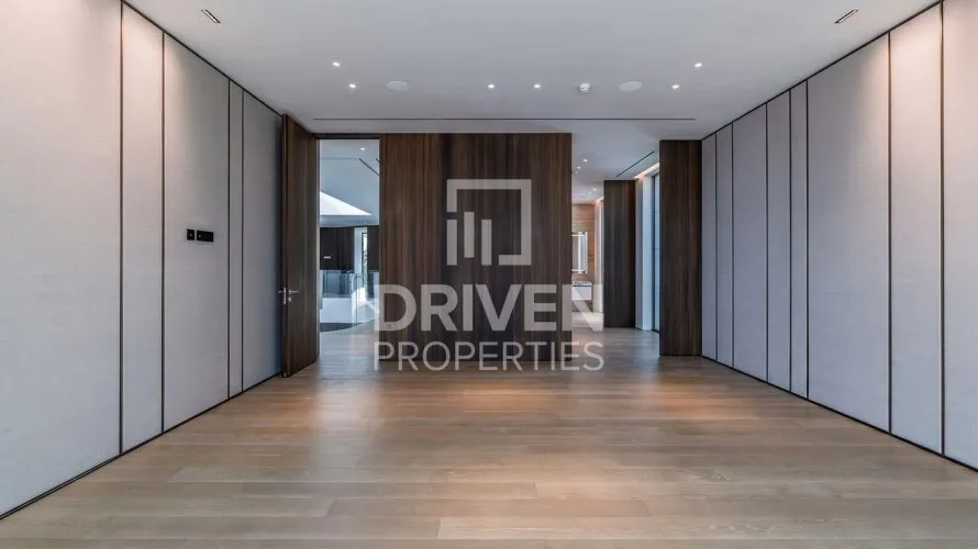 6 bedrooms villa for sale, The Crescent, Palm Jumeirah, Dubai, UAE No. 4621 № 1