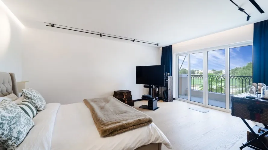 6 bedrooms villa for sale, Dubai, UAE No. 4560 № 2